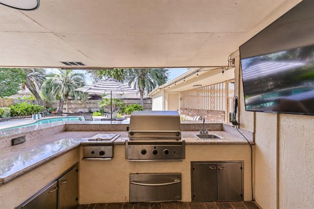 7 Park Lane, Galveston, TX 77551
