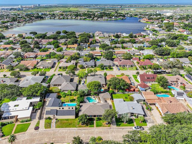 7 Park Lane, Galveston, TX 77551