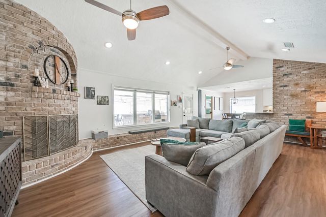 7 Park Lane, Galveston, TX 77551