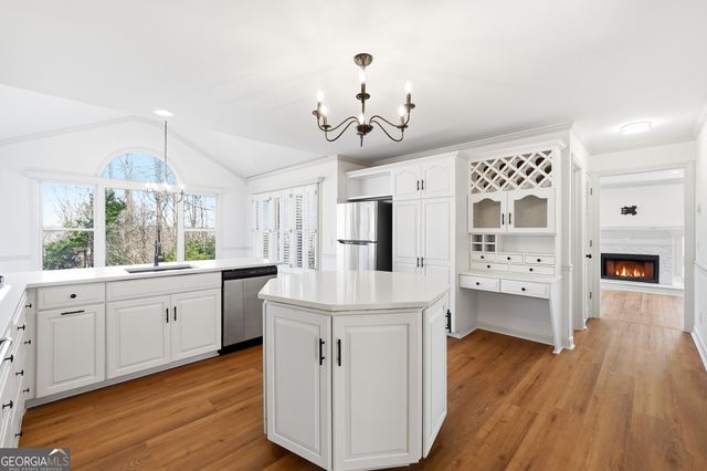 4715 Creek Wood Drive, Gainesville, GA 30507