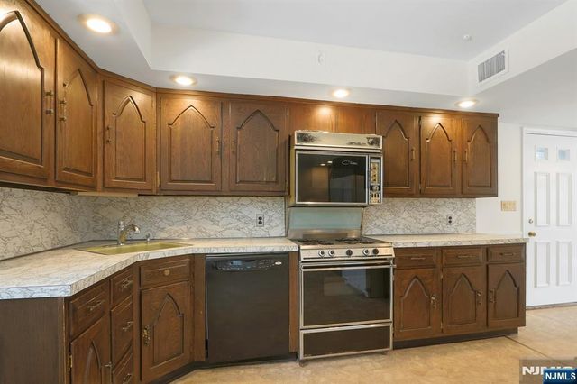 63 Van Orden Road, Harrington Park, NJ 07640