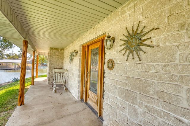 116 Shady CIR, Sunrise Beach, TX 78643