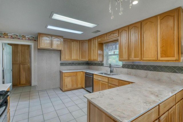 116 Shady CIR, Sunrise Beach, TX 78643