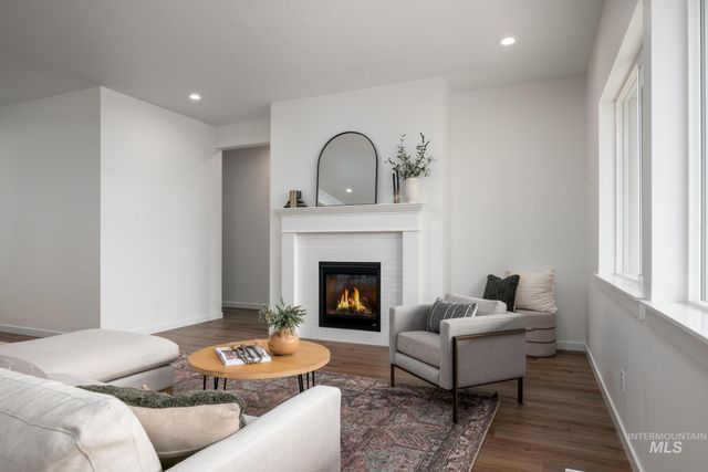 320 Orrison St, Caldwell, ID 83607