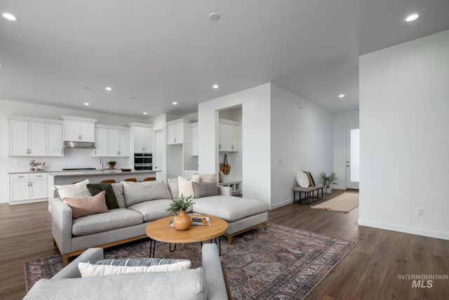 320 Orrison St, Caldwell, ID 83607