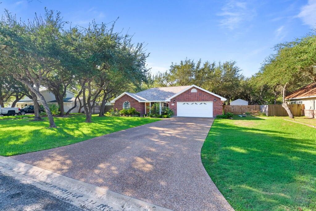 102 NORTH SANTA CLARA DR Dr, Rockport, TX 78382 — photo 3