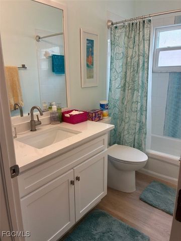 2288 Heritage Greens DR, Naples, FL 34119