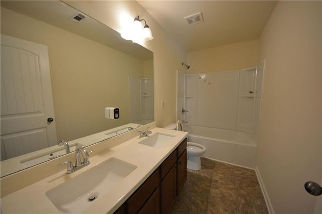 2119 Baywood Tree Lane, Snellville, GA 30078