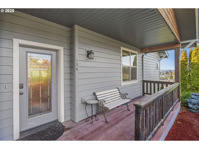156 WETLEAU Dr, Lowell, OR 97452
