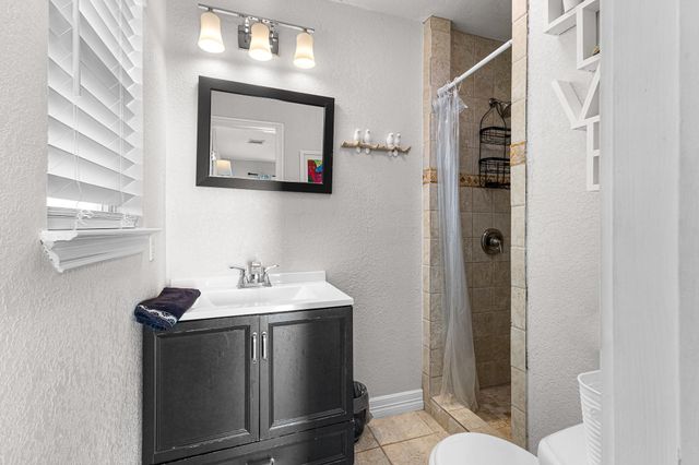 17812 Vera Cruz Boulevard, Galveston, TX 77554