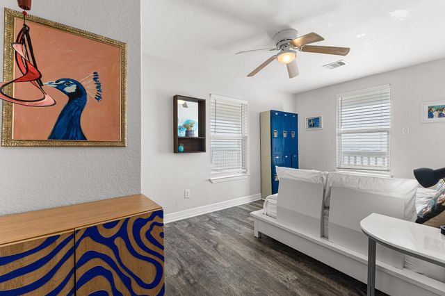 17812 Vera Cruz Boulevard, Galveston, TX 77554