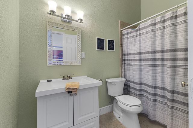 17812 Vera Cruz Boulevard, Galveston, TX 77554