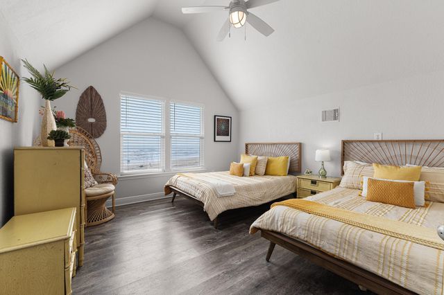 17812 Vera Cruz Boulevard, Galveston, TX 77554