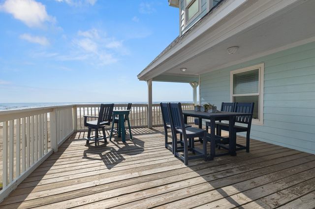 17812 Vera Cruz Boulevard, Galveston, TX 77554