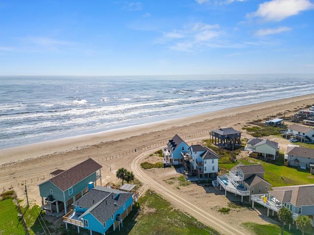 17812 Vera Cruz Boulevard, Galveston, TX 77554