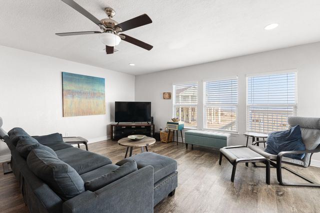 17812 Vera Cruz Boulevard, Galveston, TX 77554