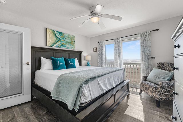 17812 Vera Cruz Boulevard, Galveston, TX 77554