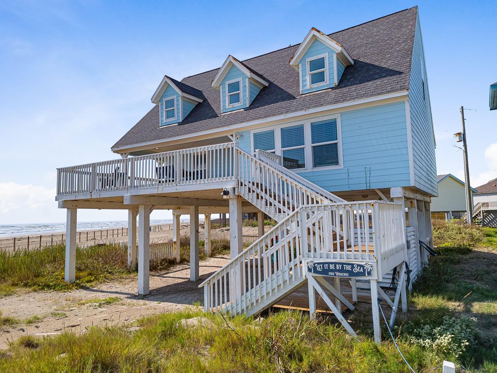 17812 Vera Cruz Boulevard, Galveston, TX 77554