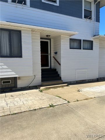 16 North End Avenue, Tonawanda, NY 14217