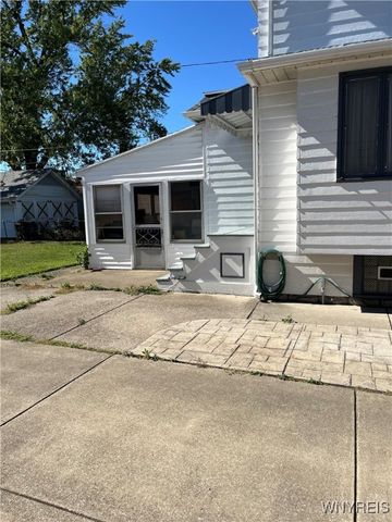 16 North End Avenue, Tonawanda, NY 14217