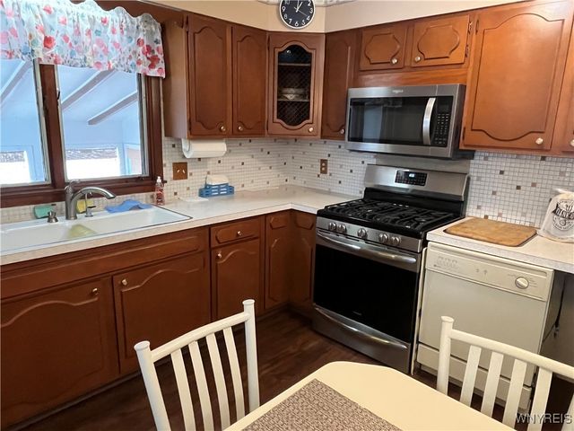 16 North End Avenue, Tonawanda, NY 14217