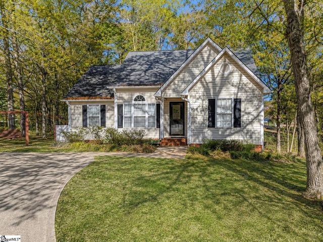 921 Hollyhock Court, Boiling Springs, SC 29316