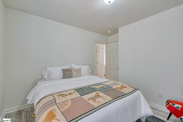 921 Hollyhock Court, Boiling Springs, SC 29316