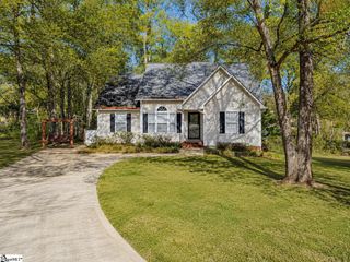 921 Hollyhock Court, Boiling Springs, SC 29316