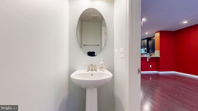 8102 GREENBELT STATION PKWY, Greenbelt, MD 20770