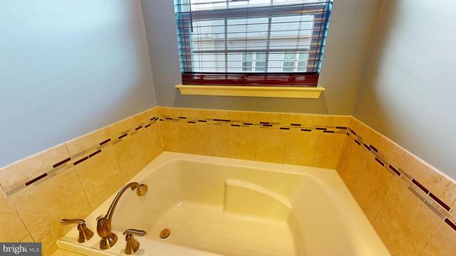 8102 GREENBELT STATION PKWY, Greenbelt, MD 20770