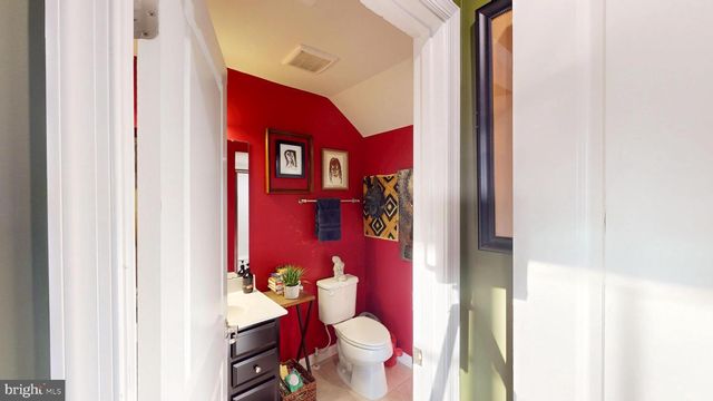 8102 GREENBELT STATION PKWY, Greenbelt, MD 20770