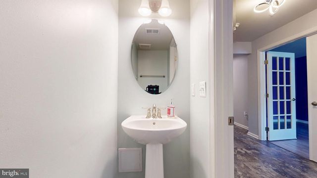 8102 GREENBELT STATION PKWY, Greenbelt, MD 20770