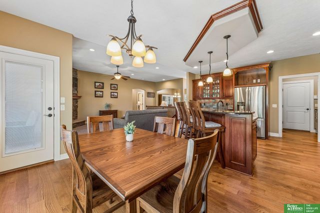 7608 Crawford Street, Papillion, NE 68046