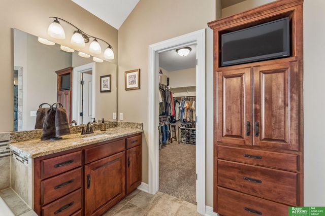 7608 Crawford Street, Papillion, NE 68046