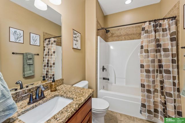 7608 Crawford Street, Papillion, NE 68046