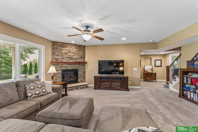 7608 Crawford Street, Papillion, NE 68046