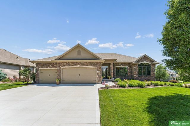 7608 Crawford Street, Papillion, NE 68046