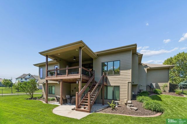 7608 Crawford Street, Papillion, NE 68046