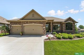 7608 Crawford Street, Papillion, NE 68046