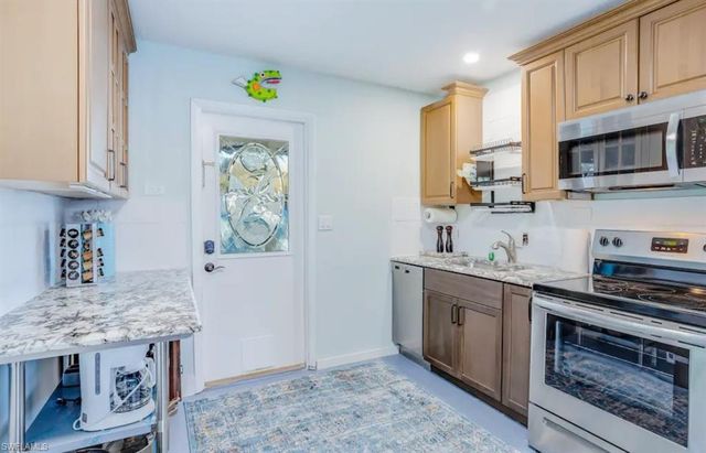 1780 Smugglers Cv Apt B, Naples, FL 34112