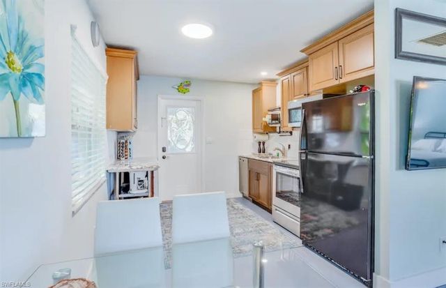 1780 Smugglers Cv Apt B, Naples, FL 34112