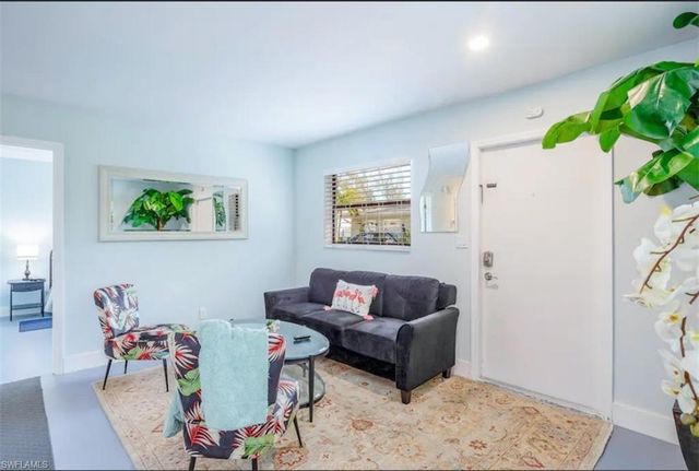 1780 Smugglers Cv Apt B, Naples, FL 34112