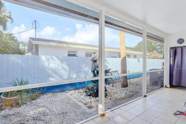 1780 Smugglers Cv Apt B, Naples, FL 34112