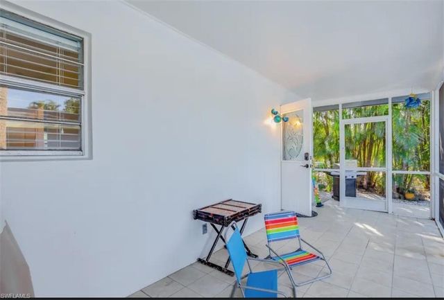 1780 Smugglers Cv Apt B, Naples, FL 34112