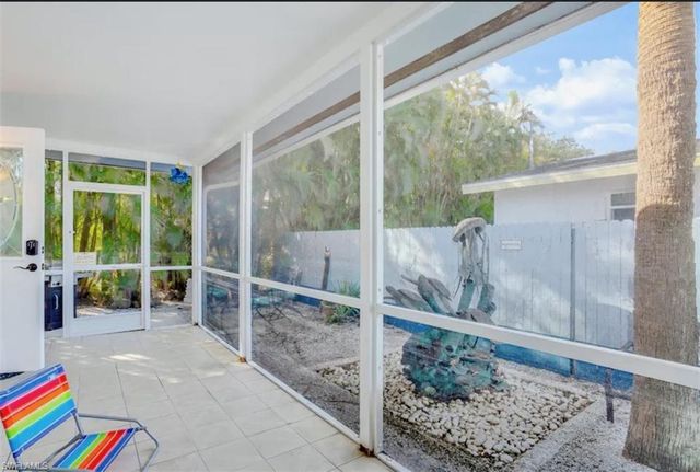 1780 Smugglers Cv Apt B, Naples, FL 34112