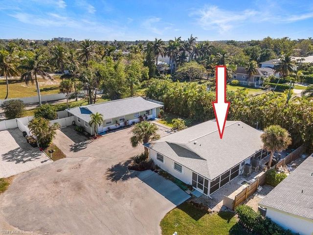 1780 Smugglers Cv Apt B, Naples, FL 34112