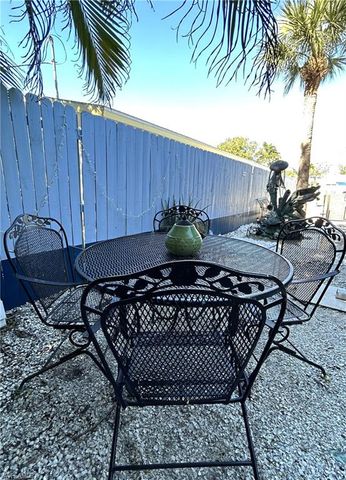 1780 Smugglers Cv Apt B, Naples, FL 34112