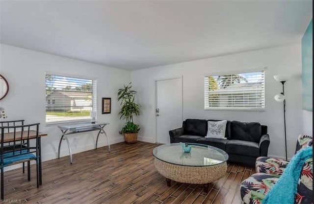 1780 Smugglers Cv Apt B, Naples, FL 34112