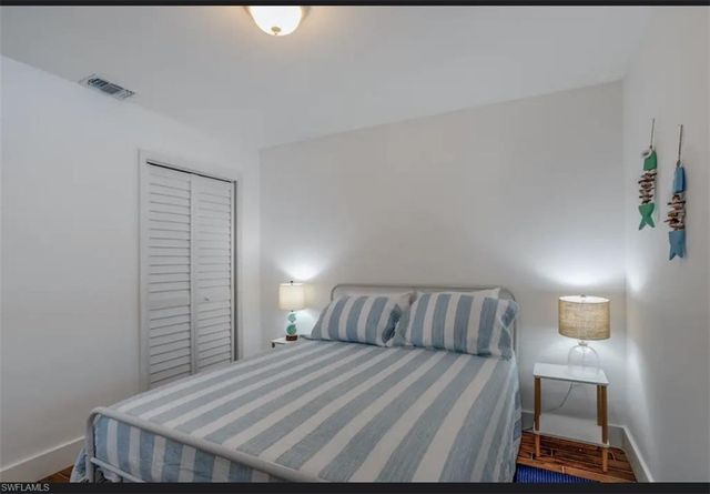 1780 Smugglers Cv Apt B, Naples, FL 34112