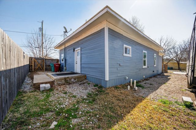 2200 N Hickory Street, Sherman, TX 75092